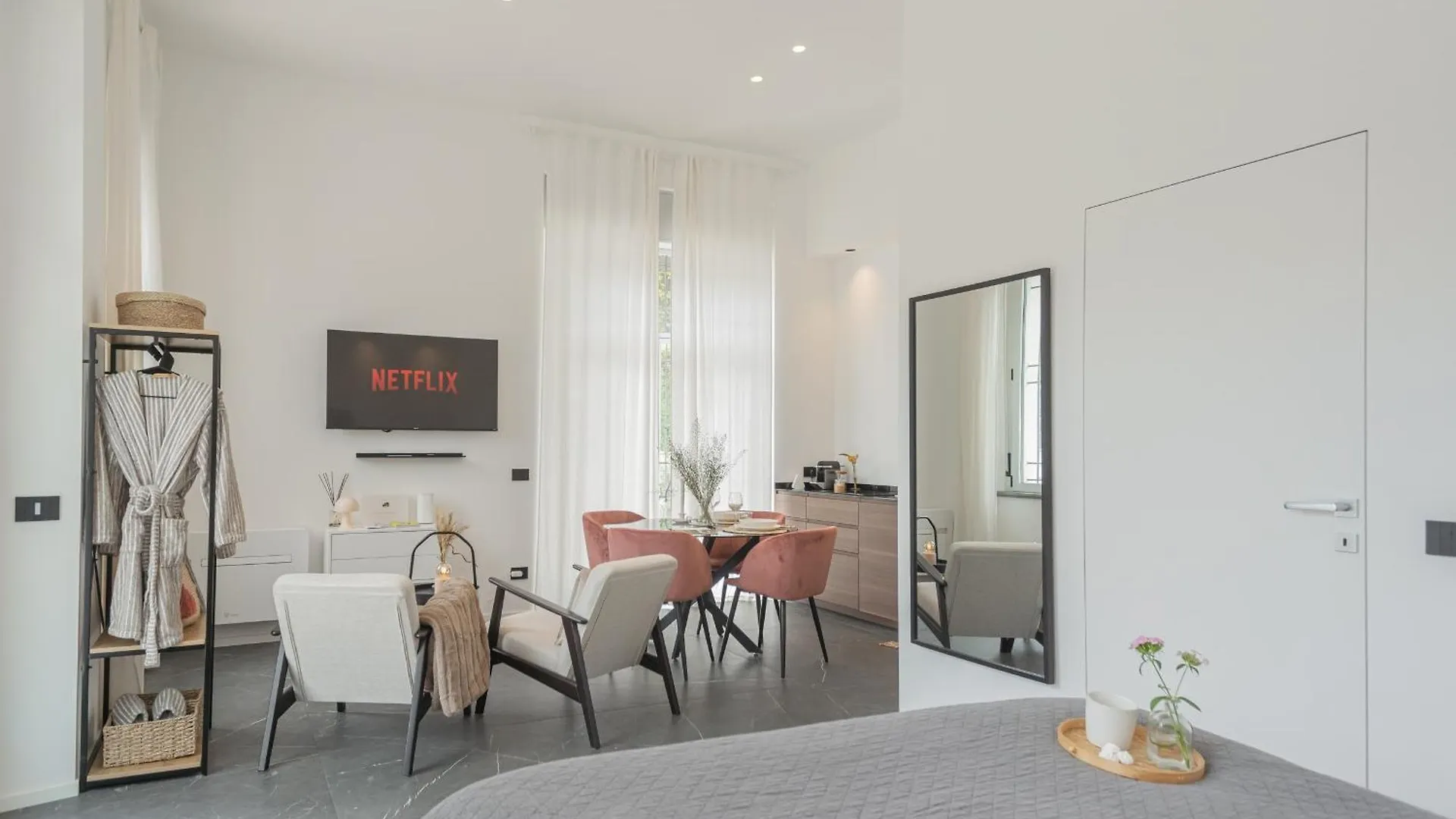 Piccola Como Lotus By Rent All Como Carate Urio