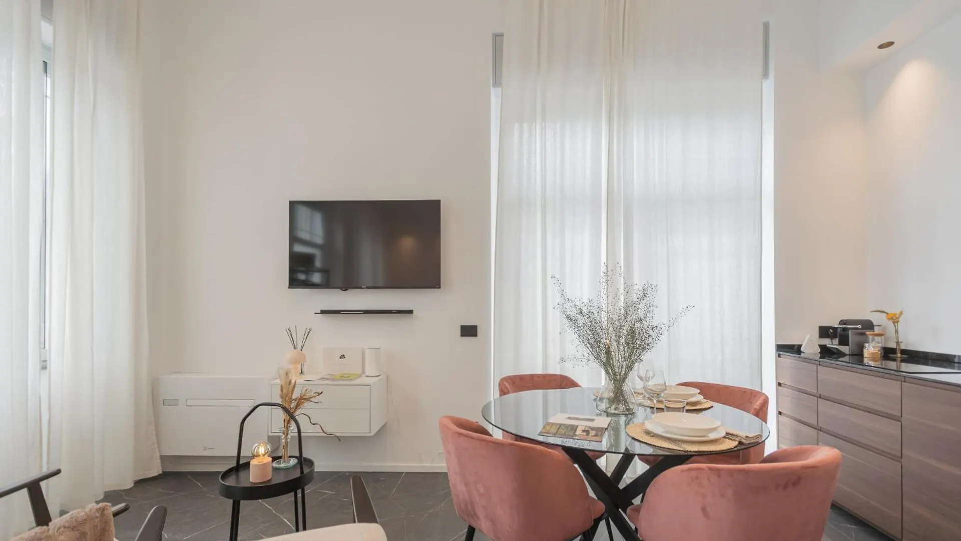 Piccola Como Lotus By Rent All Como Carate Urio إيطاليا
