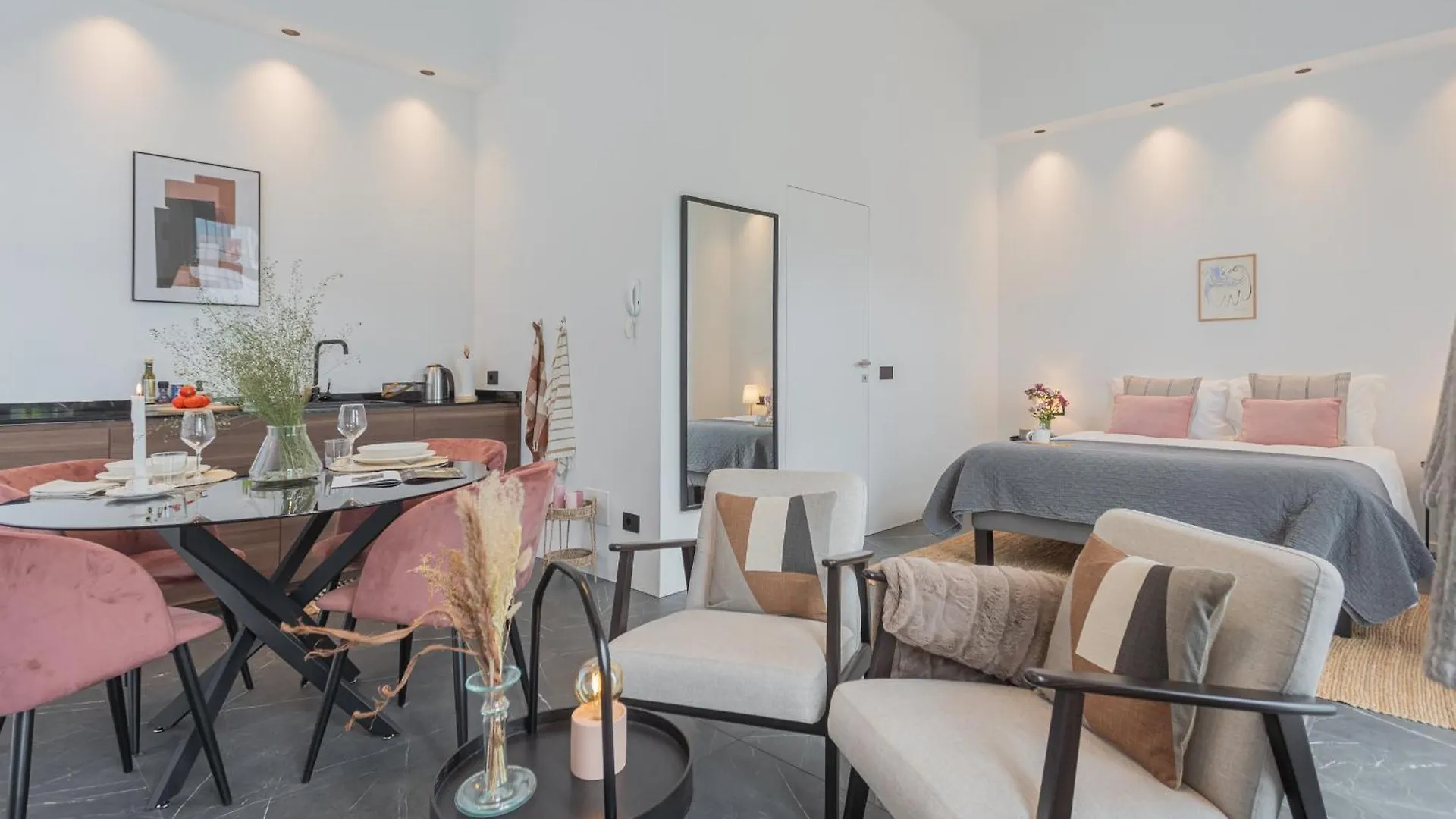 Piccola Como Lotus By Rent All Como Carate Urio 0*,  إيطاليا